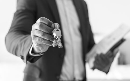 La compraventa de viviendas creció un 11,9% en agosto pese a dispararse los precios, según los notarios